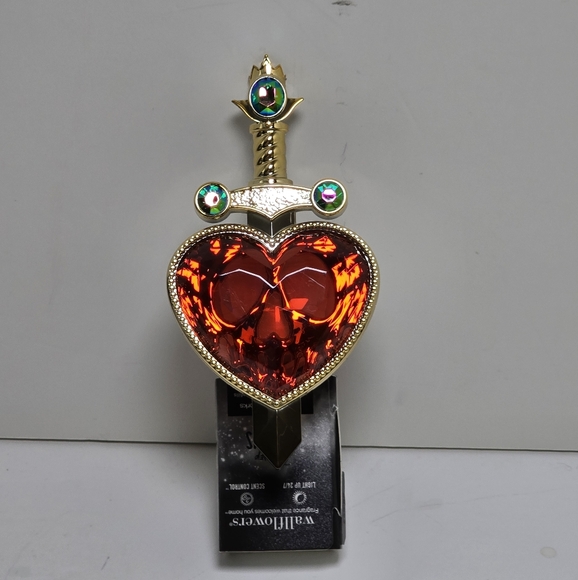 Bath & Body Works Other - Bath & Body Works Disney Villians Poison Heart Light Up Wallflower Plug Nwt